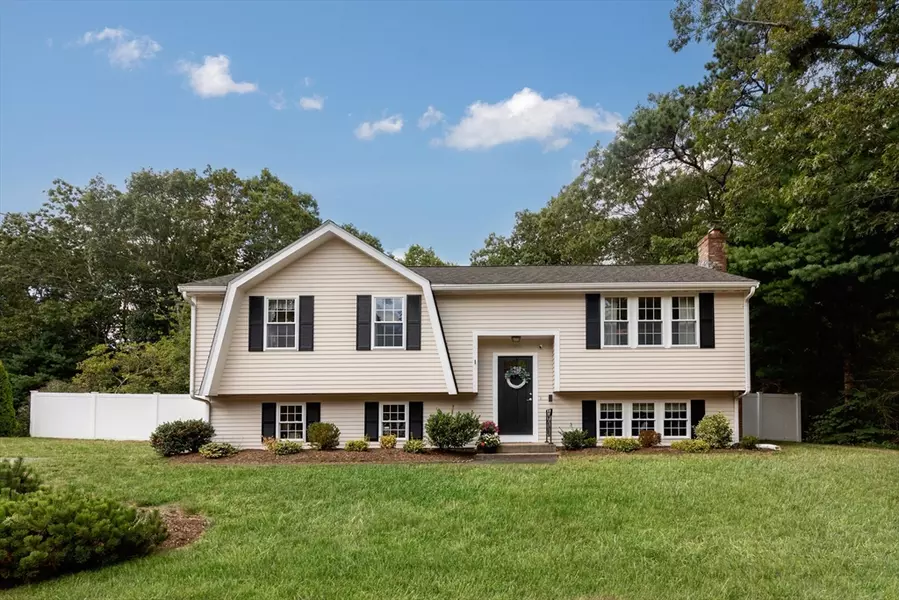 15 Sansome St, Plymouth, MA 02360