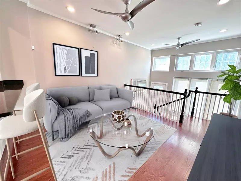 99 Cottage St #B, Boston, MA 02128