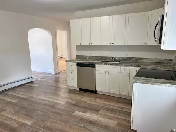Leominster, MA 01453,77 Vezina St
