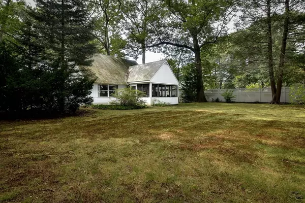Natick, MA 01760,8 Vernon Rd