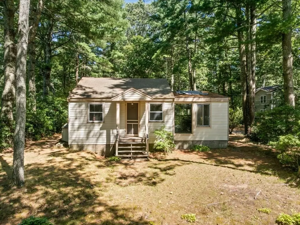 Middleboro, MA 02346,44 Lake Shore Dr
