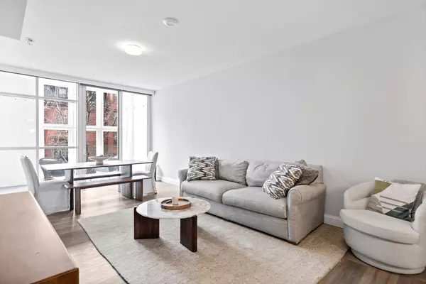 Boston, MA 02118,771 Harrison Ave #207
