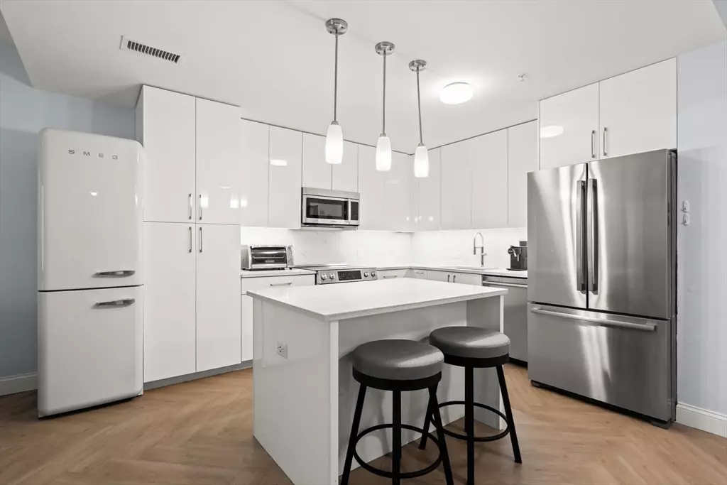 Boston, MA 02118,771 Harrison Ave #206
