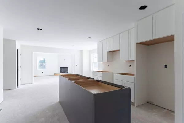 Douglas, MA 01516,38 Hemlock Street