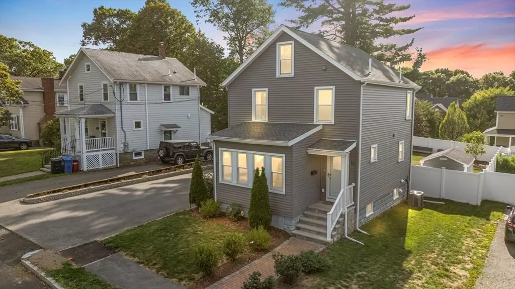 Wakefield, MA 01880,12 Houston St
