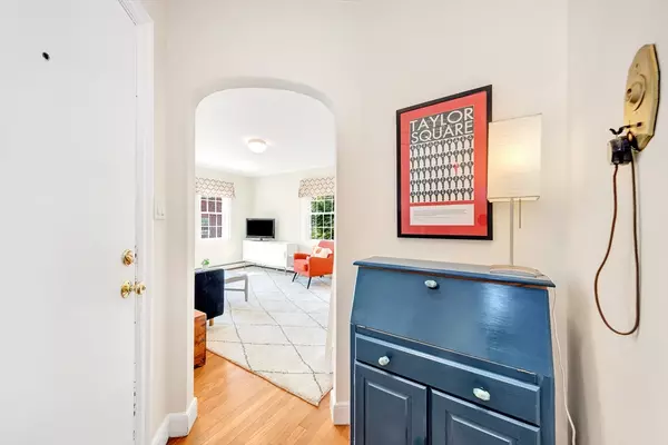 Cambridge, MA 02138,2 Garden Ct #2