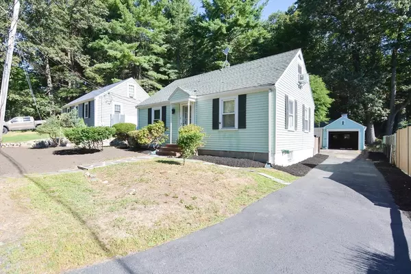 Wakefield, MA 01880,7 Holland Rd