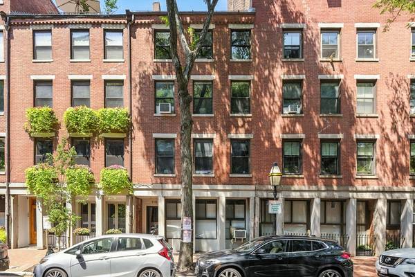 110-112 Commercial St #5, Boston, MA 02109
