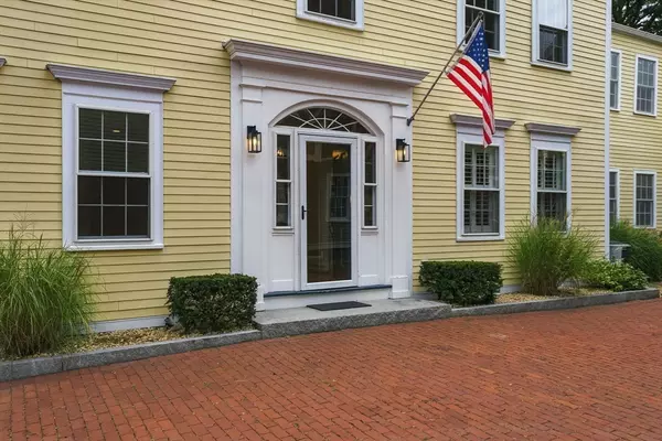 Newburyport, MA 01950,9 Orange Street #1