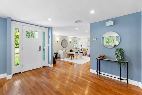 Lynnfield, MA 01940,73 Locksley Rd