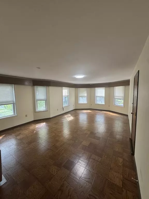 Worcester, MA 01603,60 Lakewood St #2