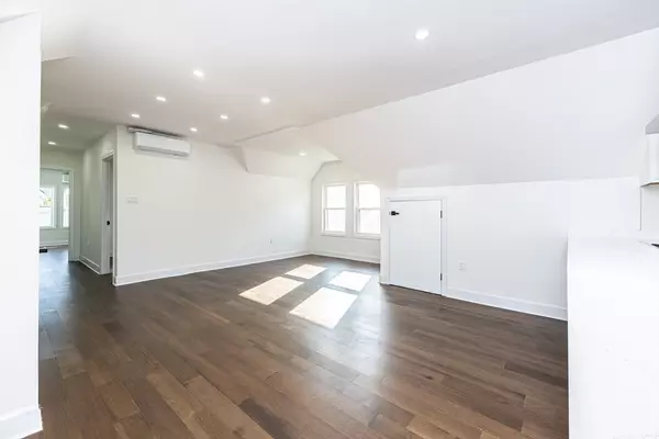 Boston, MA 02121,40 Devon St #3