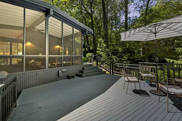 Lexington, MA 02420,10 Dewey Rd