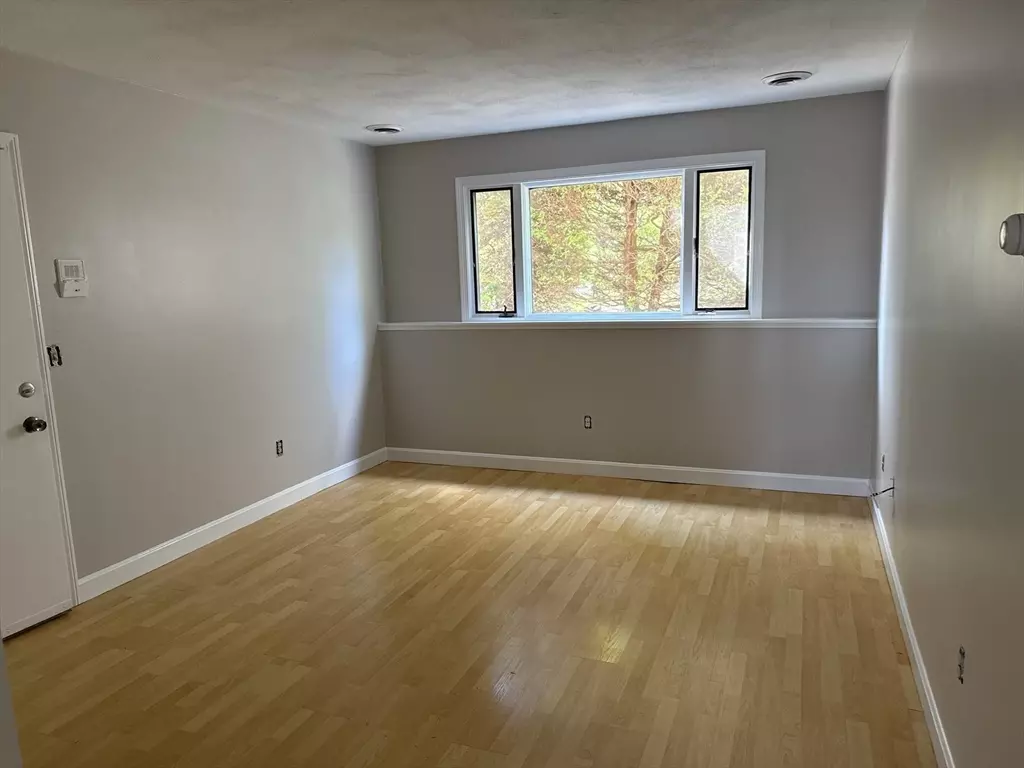 Fall River, MA 02720,50 Clark St #19