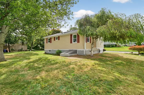 Fall River, MA 02721,6 Detroit St