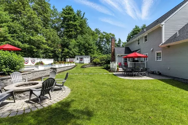 Walpole, MA 02081,4 Palomino Way