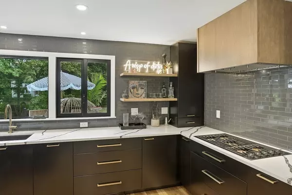 Andover, MA 01810,30 Linda Rd