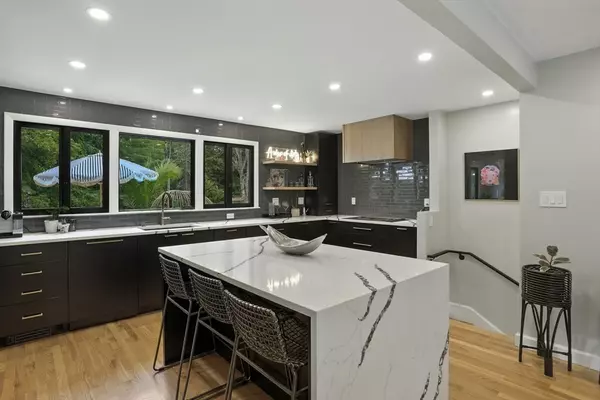 Andover, MA 01810,30 Linda Rd