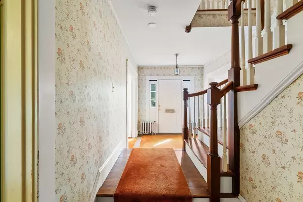 Attleboro, MA 02703,6 Tanager Rd