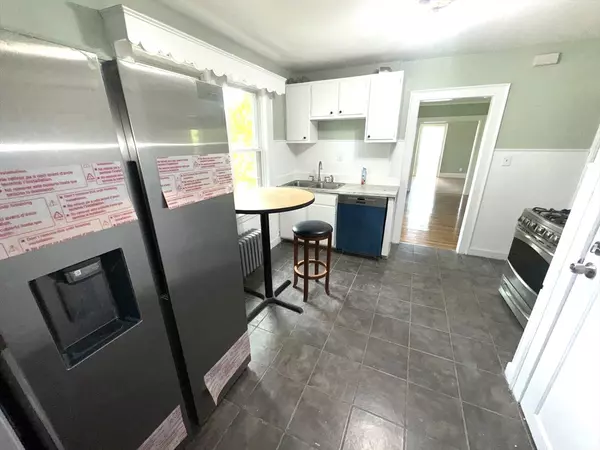 Newton, MA 02461,747 Boylston #2