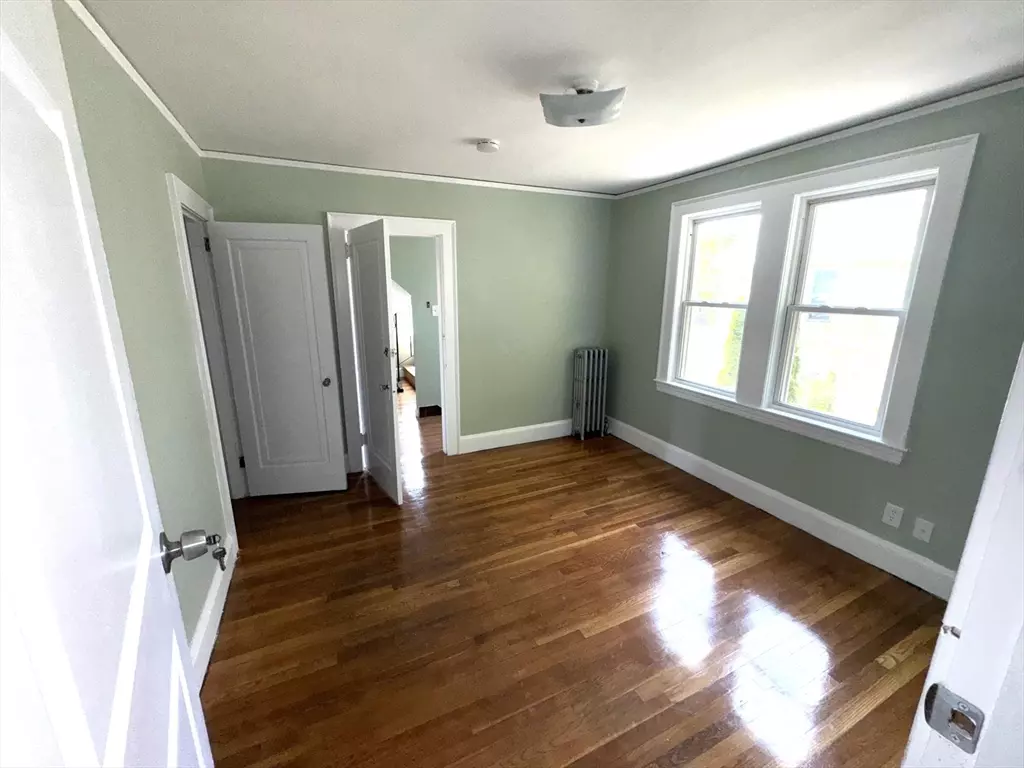 Newton, MA 02461,747 Boylston #2