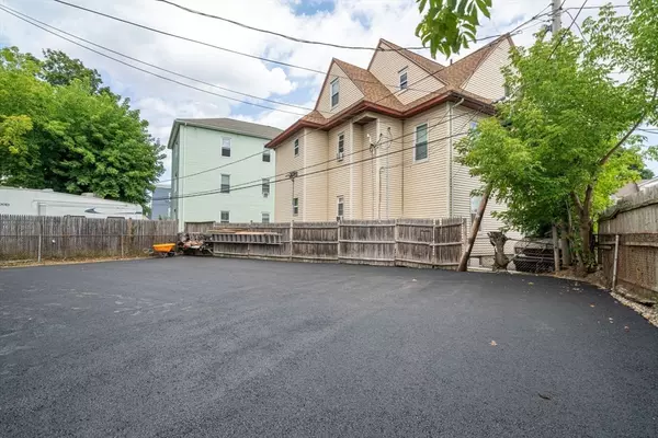 Worcester, MA 01603,27-29 Camp St