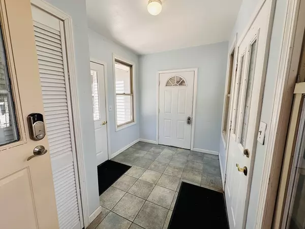 Sunderland, MA 01375,15 S Plain Rd