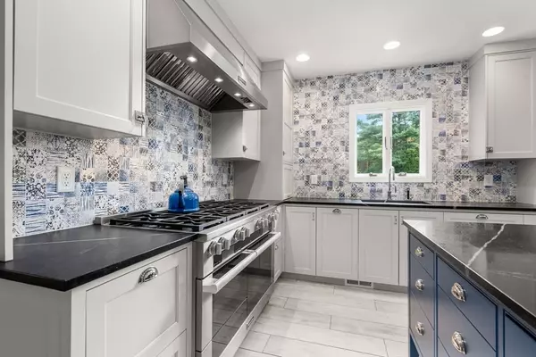 Weston, MA 02493,5 Upham Way #5