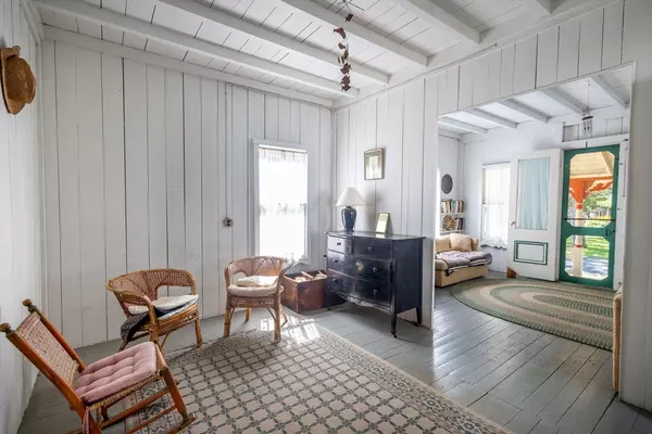 Oak Bluffs, MA 02557,41 Trinity Park