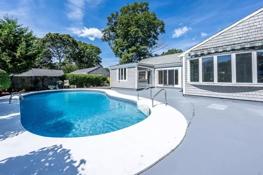 17 Merganser Ln, Yarmouth, MA 02673