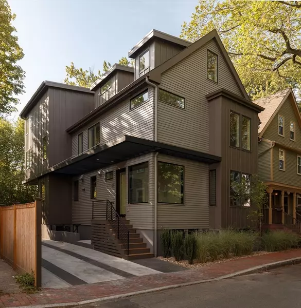 11 Sacramento Place, Cambridge, MA 02138