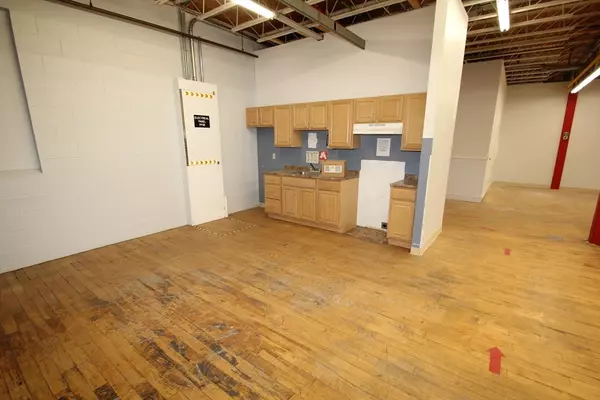 Amesbury, MA 01913,35 Water St. #1