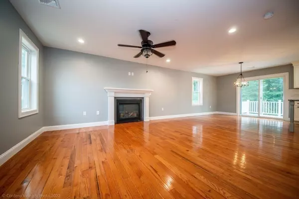 Rochester, MA 02770,247 Braley Hill Rd