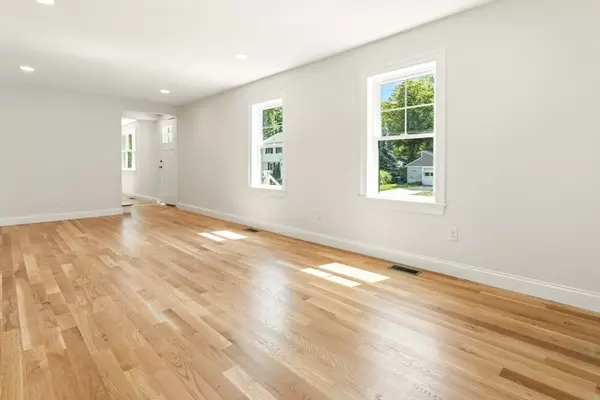 North Reading, MA 01864,5 Lee Rd.