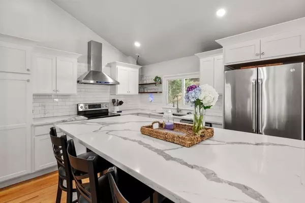 Waltham, MA 02453,21 Livingstone Ln