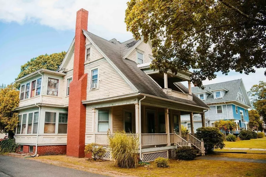 14 Greenleaf St, Springfield, MA 01108