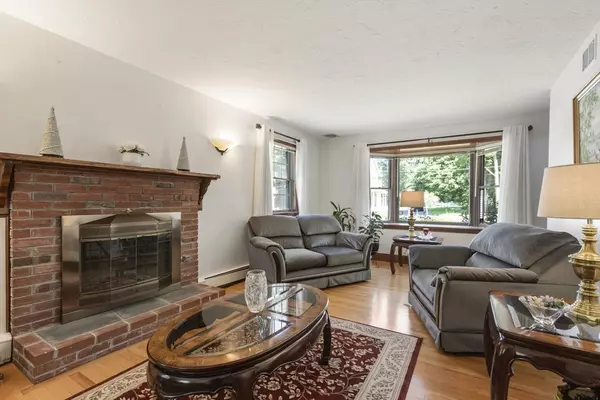 Holbrook, MA 02343,18 Laurel Park