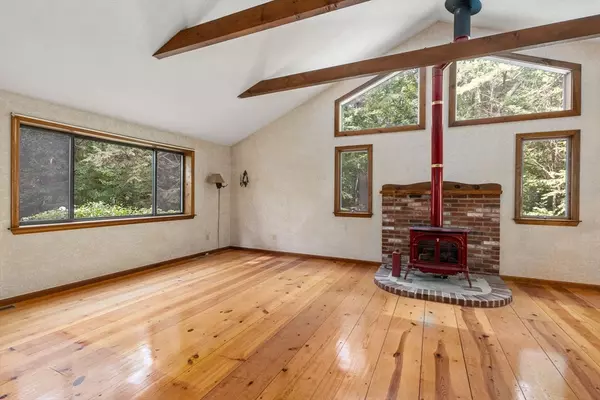 Sturbridge, MA 01566,6 Jerry Rd