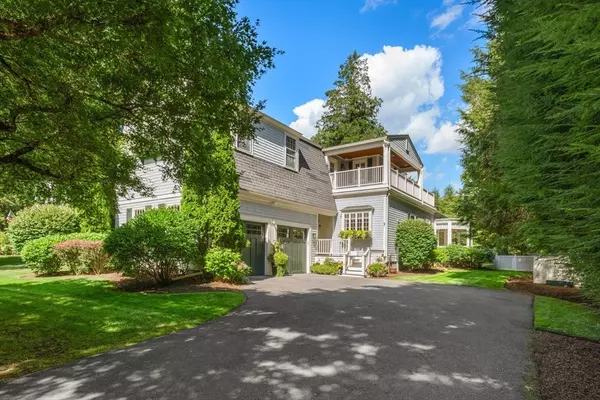 Wellesley, MA 02482,10 Cartwright Road