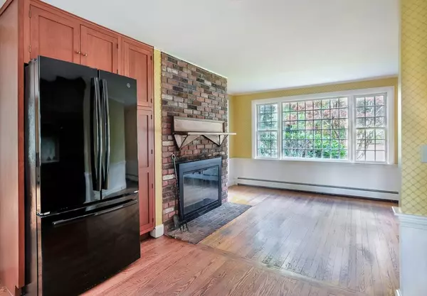 Duxbury, MA 02332,106 Evergreen St