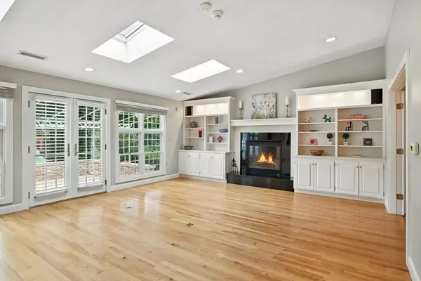Longmeadow, MA 01106,124 Longfellow Drive