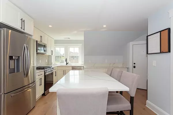 Boston, MA 02131,79 Robert St #3