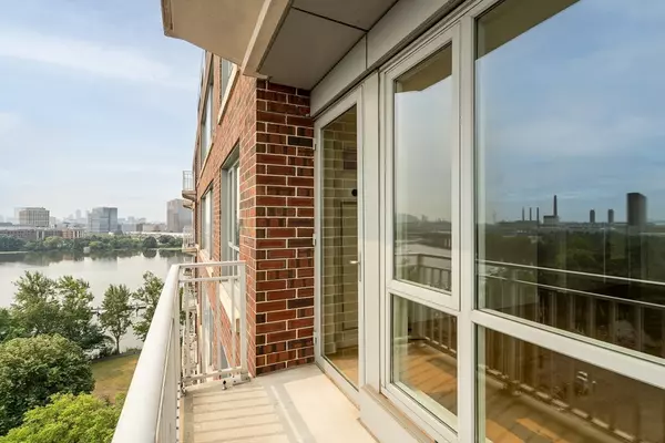 Medford, MA 02155,100 Station Lndg #1008