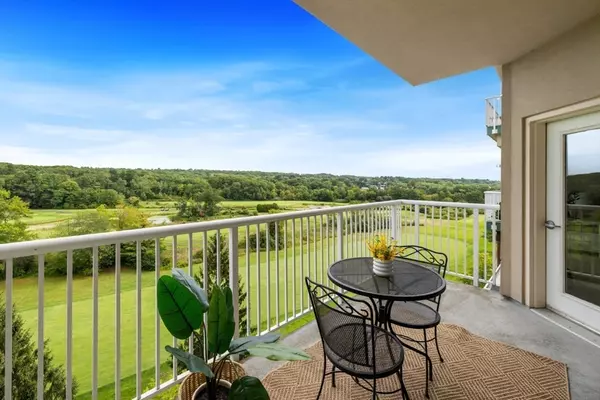 Middleton, MA 01949,36 Village Rd #601