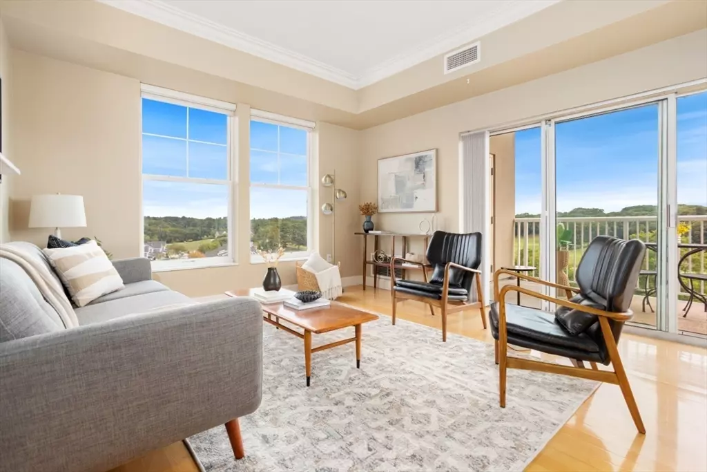 Middleton, MA 01949,36 Village Rd #601