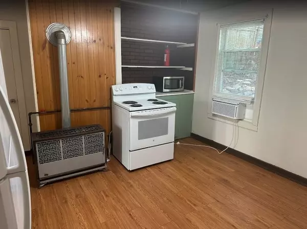 Worcester, MA 01605,104 Rodney St #B