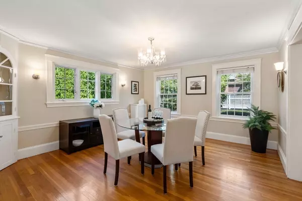 Newton, MA 02468,513 Chestnut Street