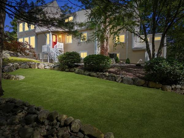 45 Beach St, Foxboro, MA 02035