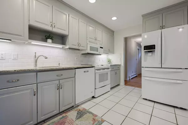 Holliston, MA 01746,6 Westfield Dr.