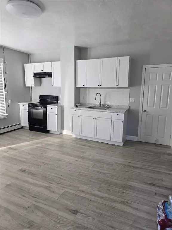 Fitchburg, MA 01420,208 Blossom St